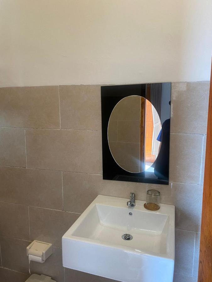 D'Transit Hotell Batununggul Exteriör bild